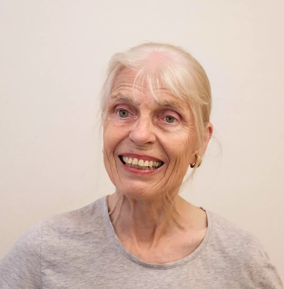 Smilende ældre Godtand patient