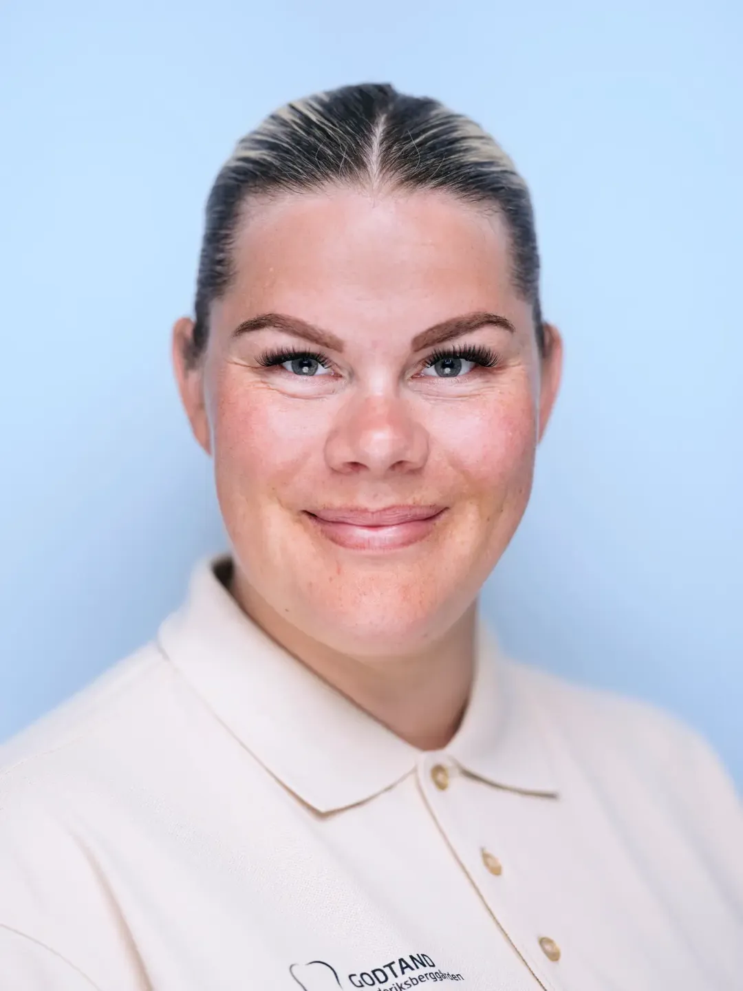 Portræt af klinikassistent-elev, Mette Meyer Hellqvist, Godtand Frederiksberggårdens tandklinik